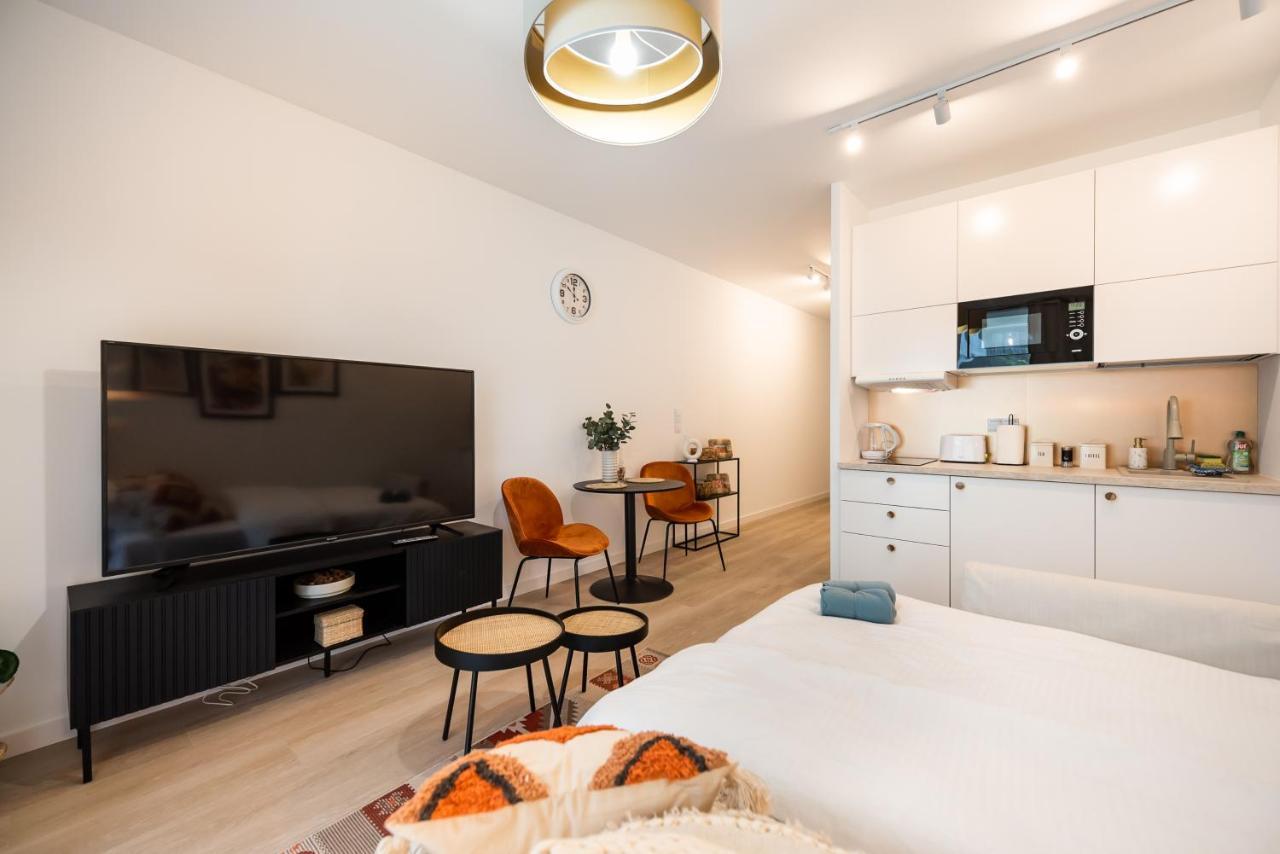 Wola Cosy White Apartment Warszawa Exteriör bild